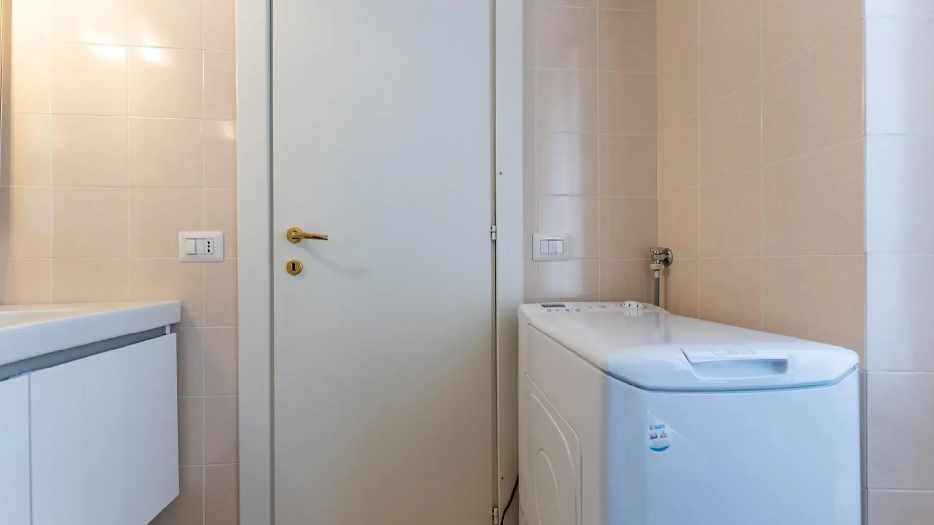 Ap6 Appartamento In Zona Duomo Milán Apartmán